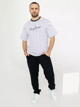 Футболка в полоску оверсайз с принтом надписью