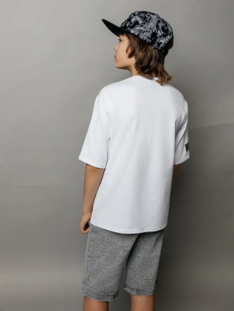 Футболка для мальчика белая оверсайз с принтом