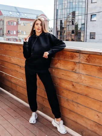 Спортивный костюм с начесом оверсайз кроя зимний