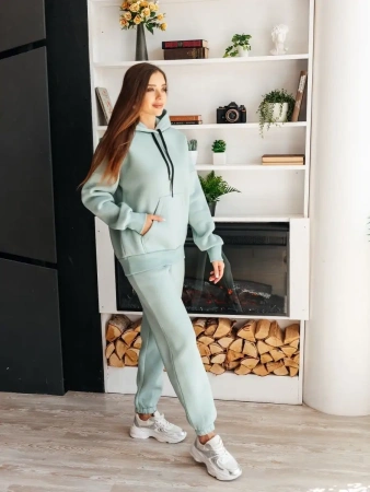 Спортивный костюм с начесом оверсайз кроя зимний