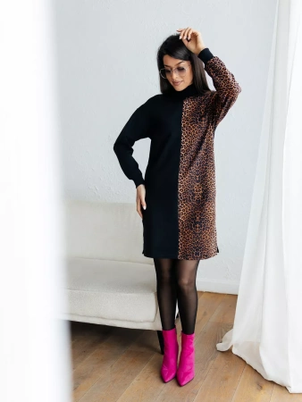Трикотажное платье водолазка леопардовое плф597