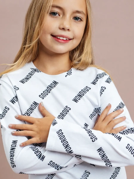 Лонгслив для девочки с принтом в школу