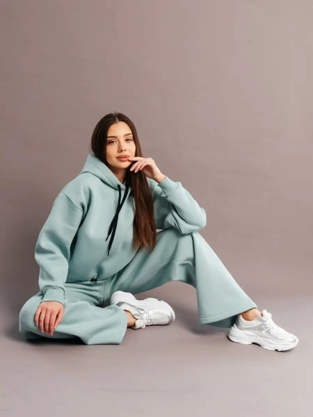 Спортивный костюм с начесом оверсайз кроя зимний