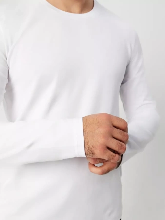 Белый лонгслив с длинным рукавом