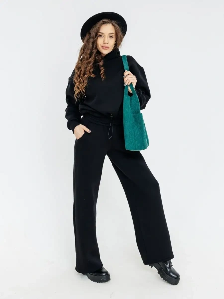 Спортивный костюм с начесом оверсайз кроя зимний