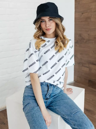 Футболка оверсайз с принтом большого размера