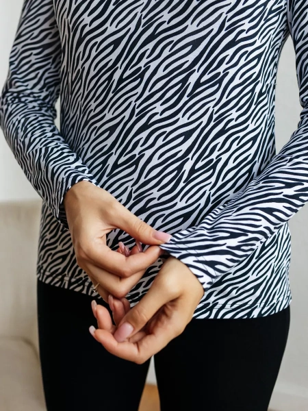 Лонгслив зебра женский облегающий с принтом дк571