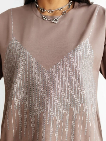 Футболка с принтом базовая хлопок имитация страз новогодняя