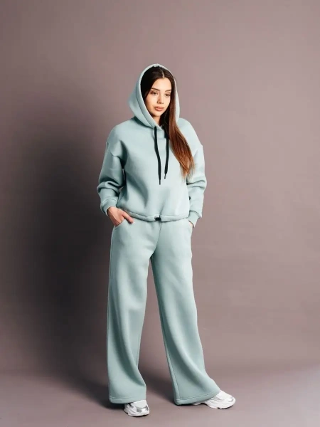 Спортивный костюм с начесом оверсайз кроя зимний